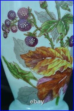 Paire de grands vases anciens opaline Art Nouveau garniture Papillon cerisier
