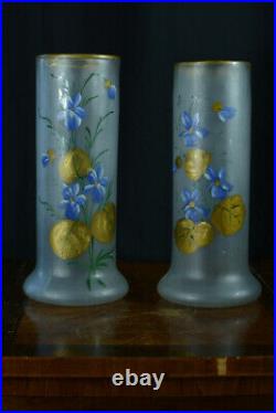 Paires de vases ancien Art Nouveau verre givré fleurs bleues et feuillages or