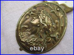 Petit miroir ancien Art Nouveau laiton embouti