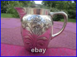 Pot à Lait ancien Crémier Camomilles métal Argenté Art Nouveau Pot à Lait ancien Crémier Camomilles métal Argenté Art Nouveau