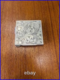 Poudrier ancien en argent gravé avec miroir Art Nouveau 536004