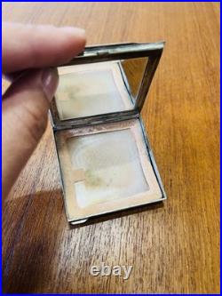 Poudrier ancien en argent gravé avec miroir Art Nouveau 536004