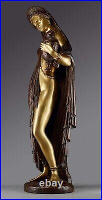 Sculpture Pandora bronze ancien 40 cm par James Pradier Art Nouveau Art Déco
