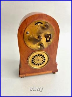Style Ancien Art Nouveau Horloge de Table Réveil Voyage Mantel Um 1910 H16 CM Style Ancien Art Nouveau Horloge de Table Réveil Voyage Mantel Um 1910 H16 CM