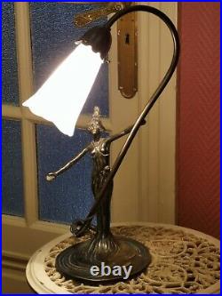 Superbe Lampe A Petrole Ancienne Art-nouveau