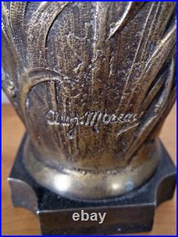 Vase ancien signé Auguste Moreau Régule à décor floral Art Nouveau Vase ancien signé Auguste Moreau Régule à décor floral Art Nouveau